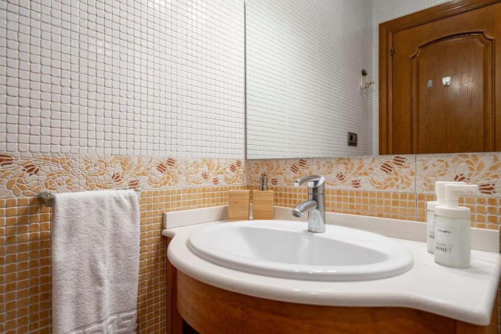 Apartamento La Joya Gijon Exterior photo
